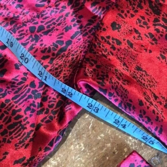 Deleicates satin-like animal‎ print long sleeve button up women size M - Picture 5 of 12